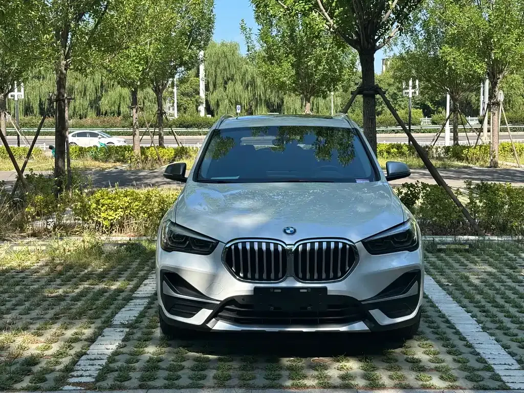 BMW X1 — фото 1