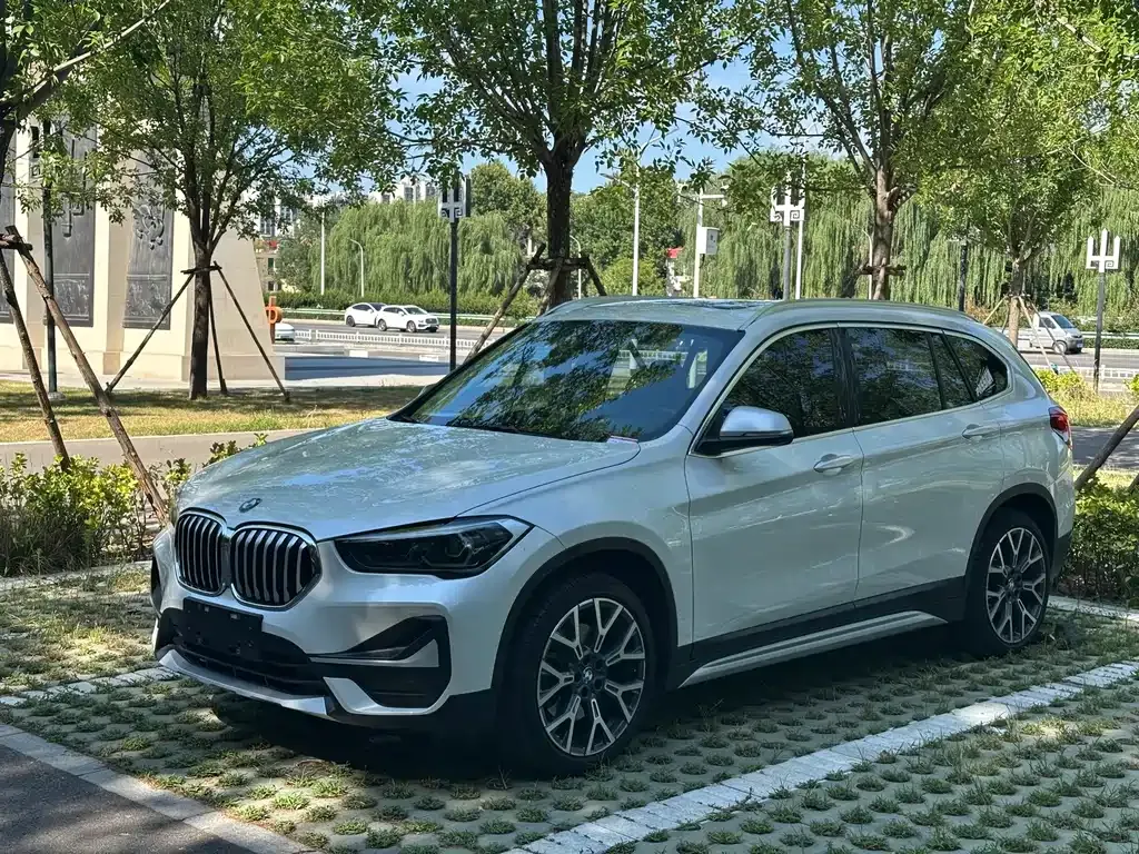 BMW X1 — фото 9
