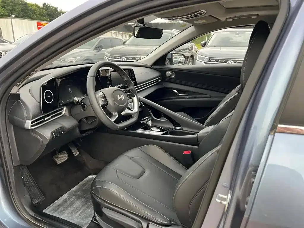 Hyundai Elantra — фото 3