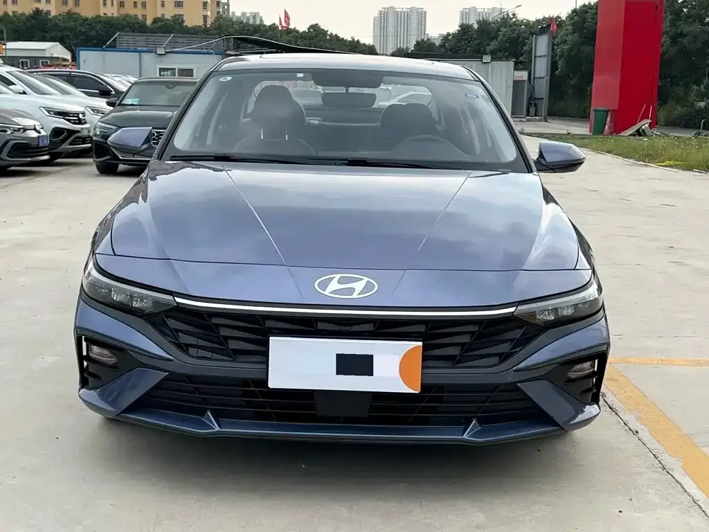 Hyundai Elantra — фото 10