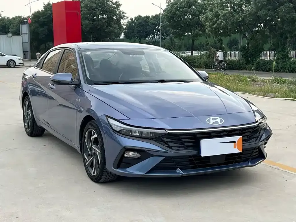 Hyundai Elantra — фото 5