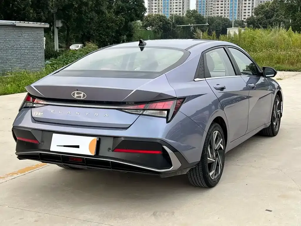 Hyundai Elantra — фото 8