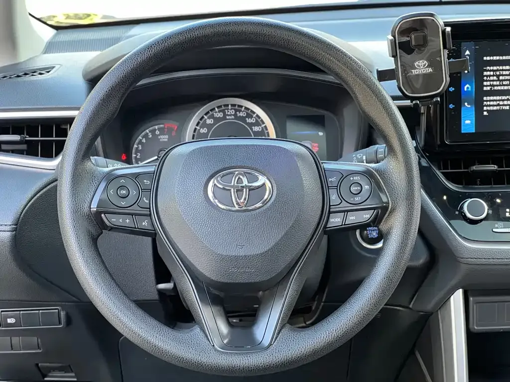 Toyota Corolla Cross — фото 3