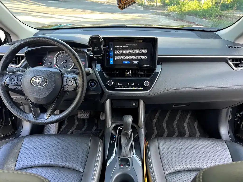 Toyota Corolla Cross — фото 4