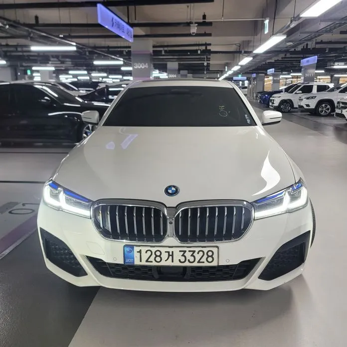 BMW 5-Series — фото 1
