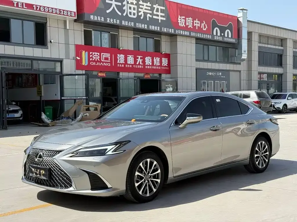 Lexus ES — фото 1