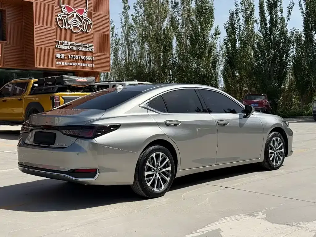 Lexus ES — фото 6