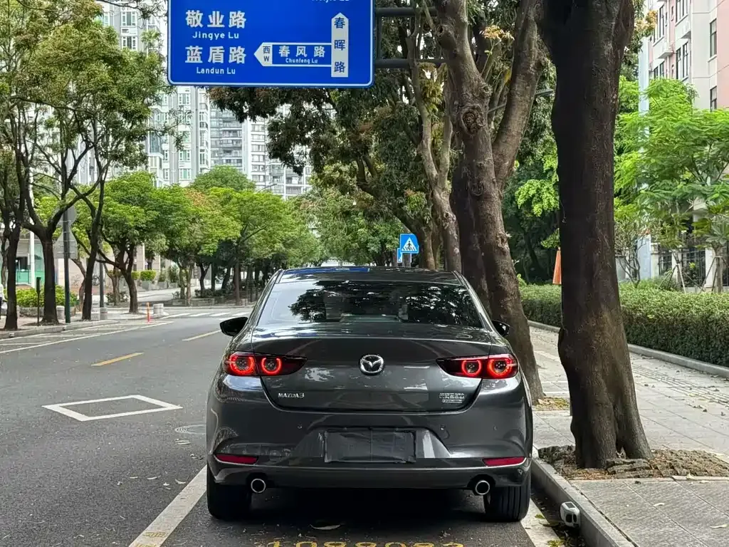 Mazda 3 Axela — фото 9