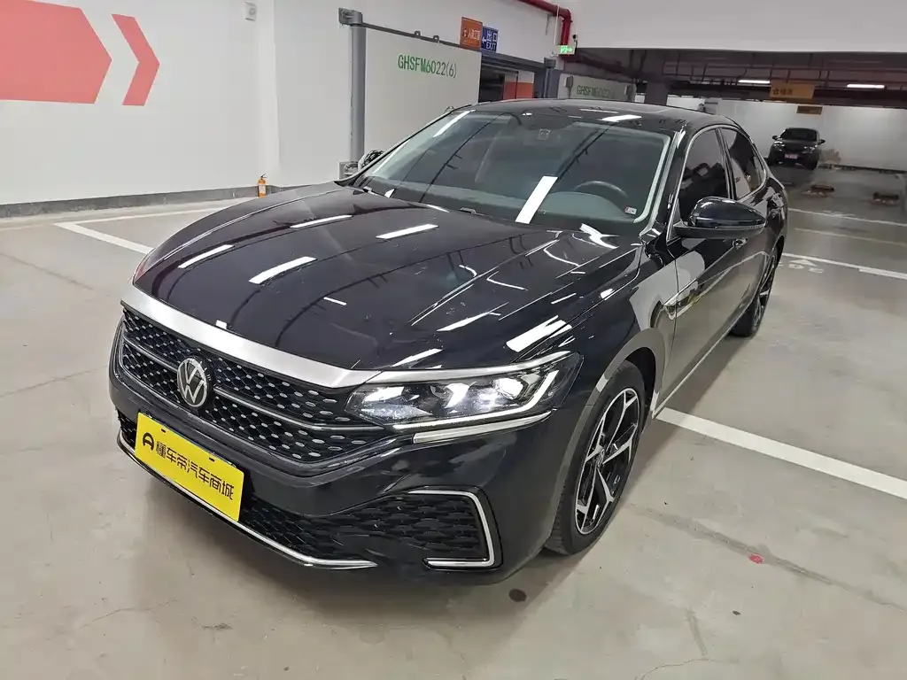 Volkswagen Passat — фото 1