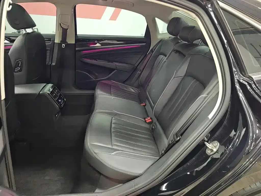 Volkswagen Passat — фото 6