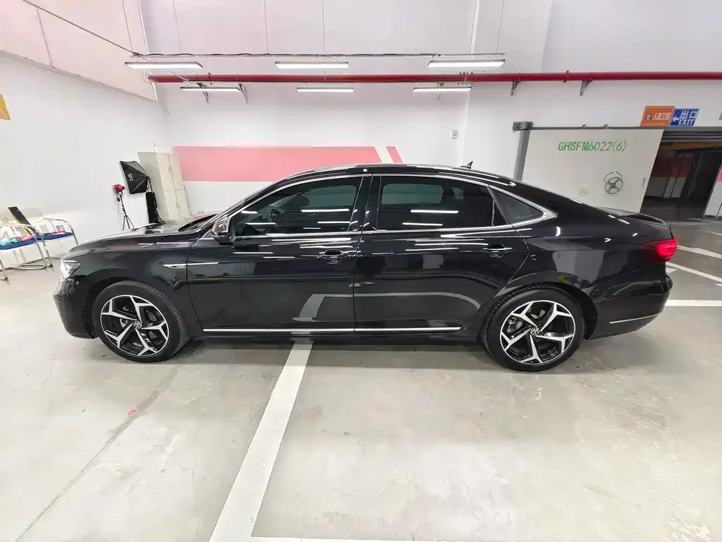 Volkswagen Passat — фото 4