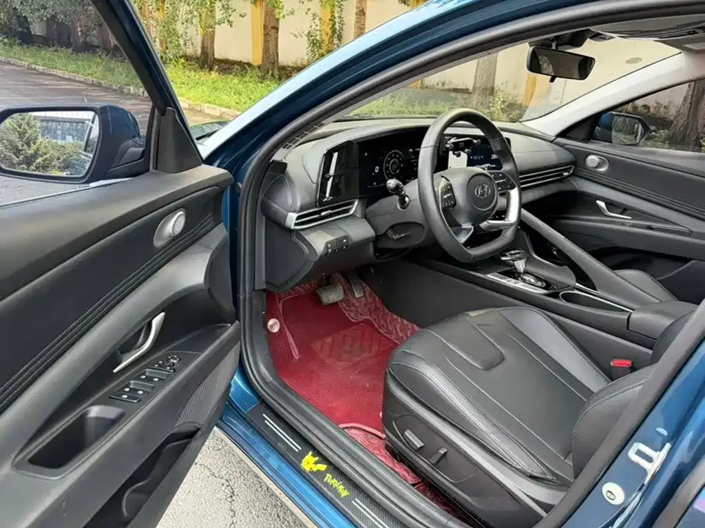 Hyundai Elantra — фото 3