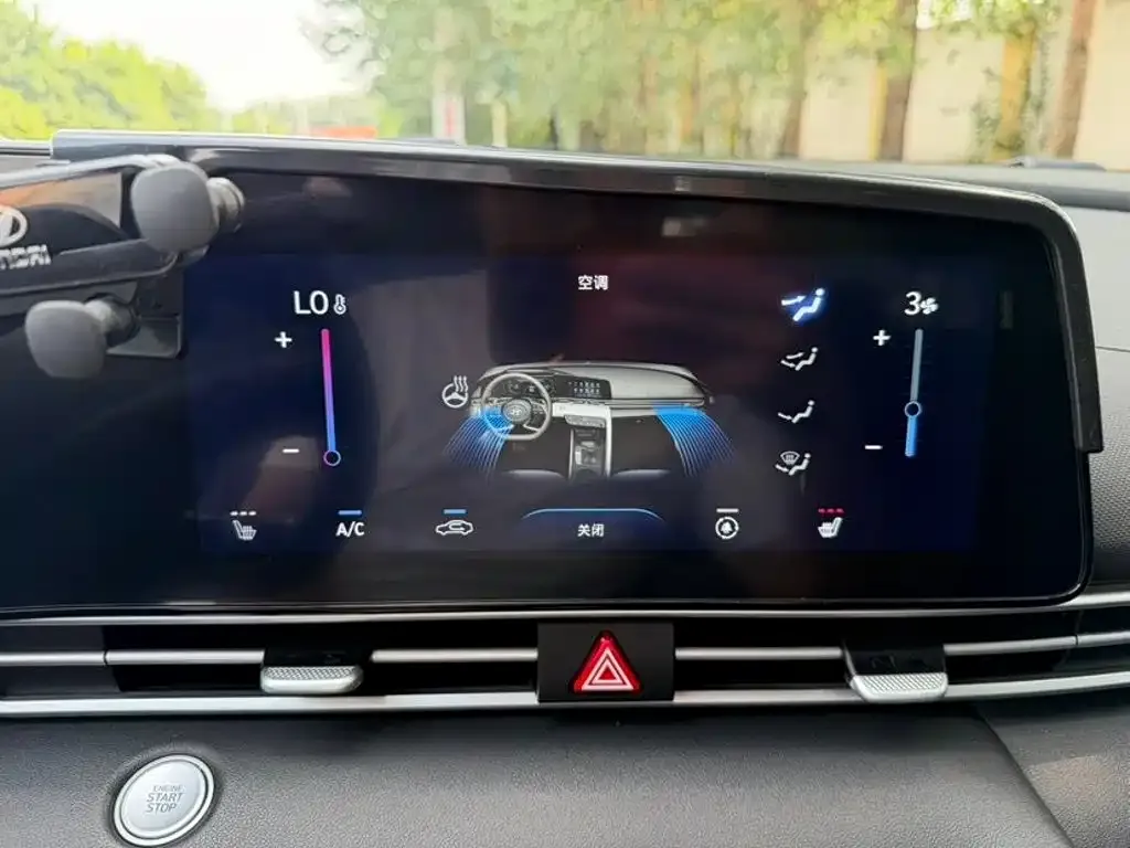 Hyundai Elantra — фото 2