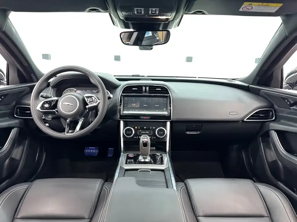 Jaguar XEL — фото 10