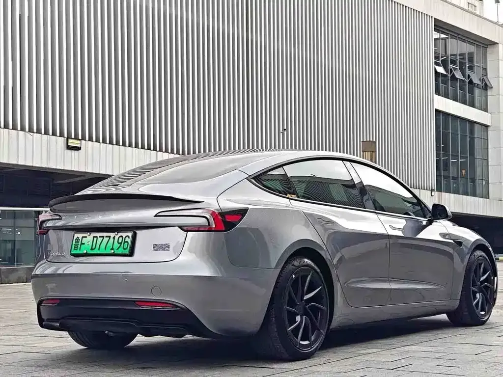 Tesla Model 3 — фото 3