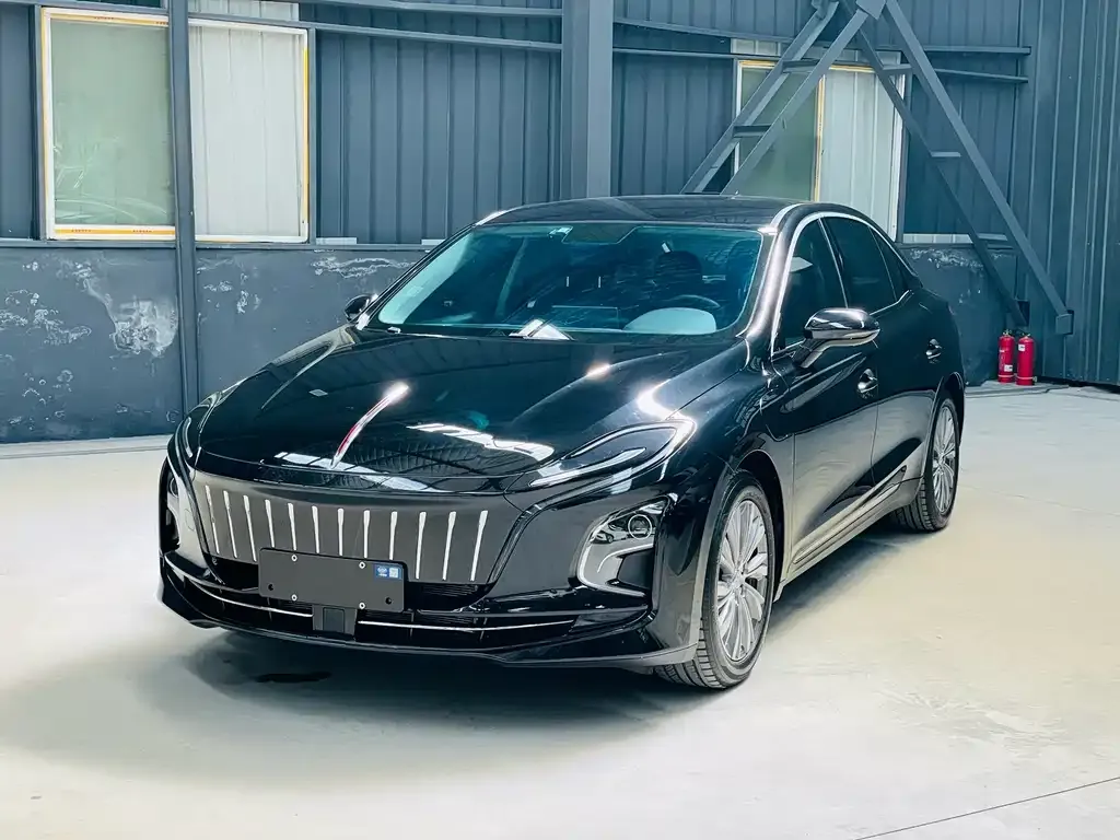 Hongqi E-QM5 — фото 1