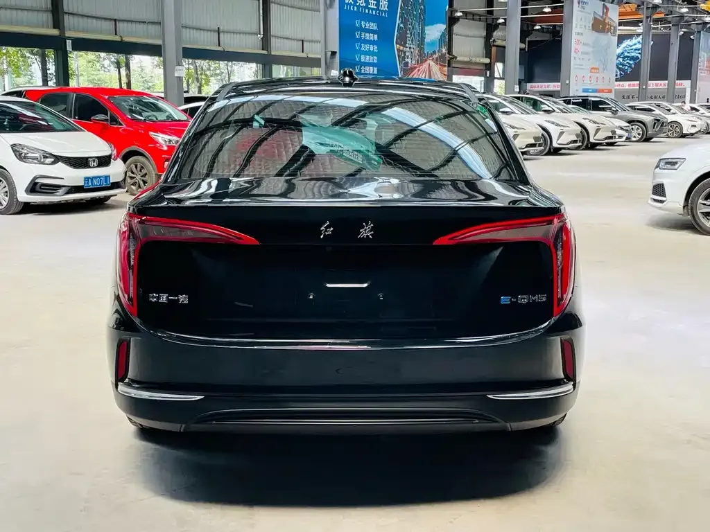 Hongqi E-QM5 — фото 2