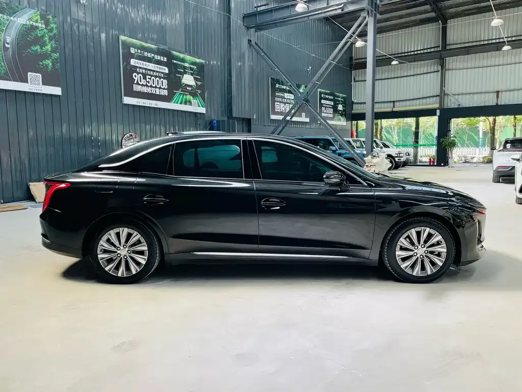 Hongqi E-QM5 — фото 10