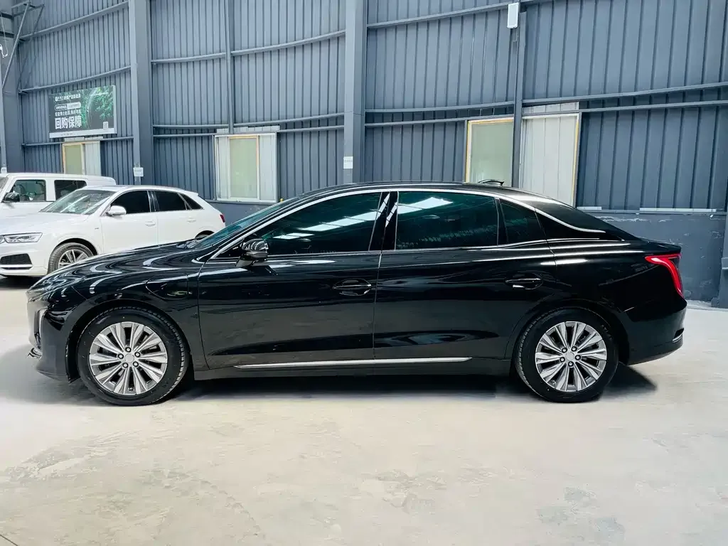 Hongqi E-QM5 — фото 4