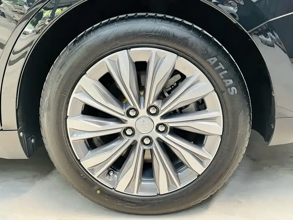 Hongqi E-QM5 — фото 8