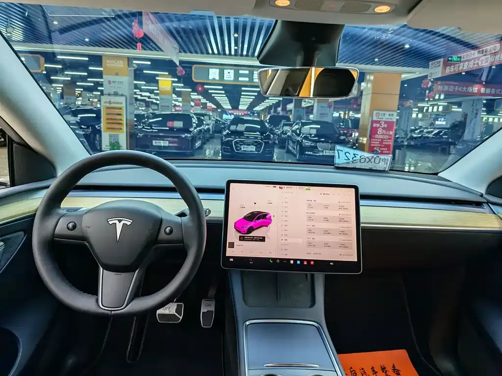 Tesla Model Y — фото 8