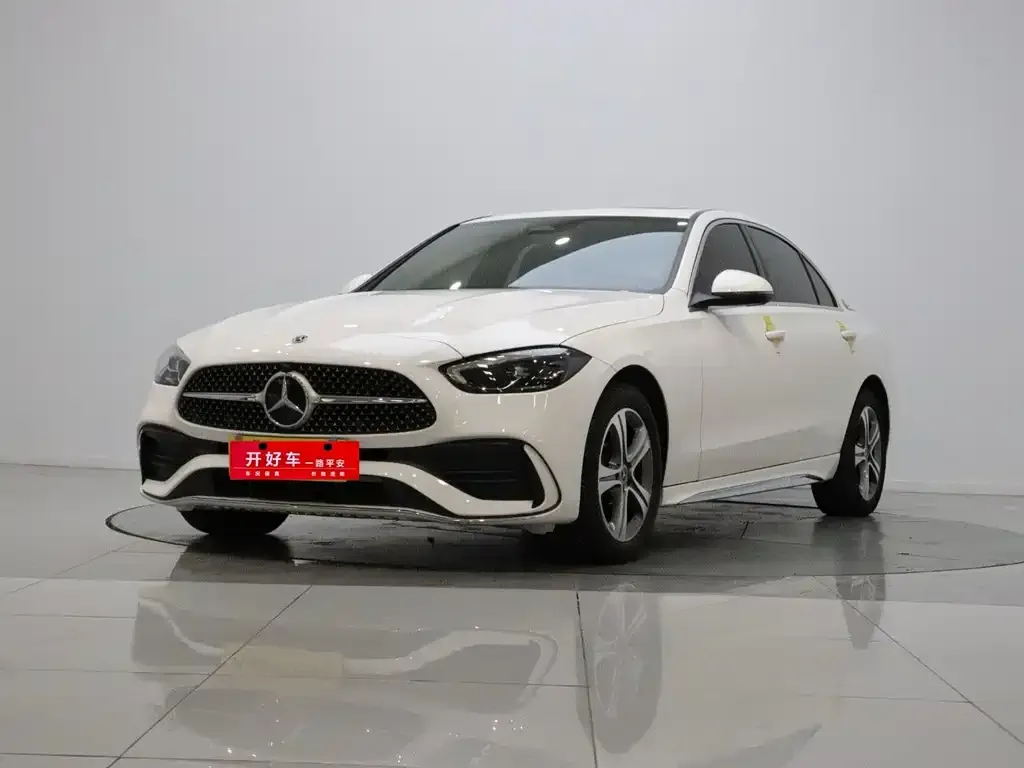 Mercedes-Benz C-Class — фото 1