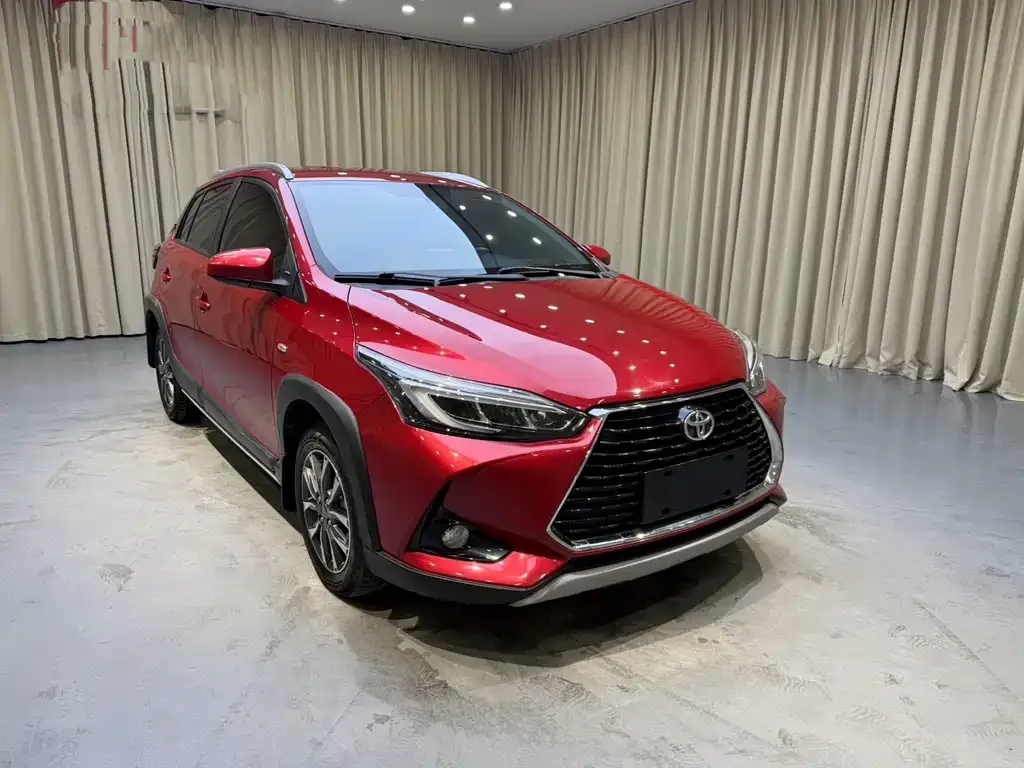 Toyota Yaris L — фото 2