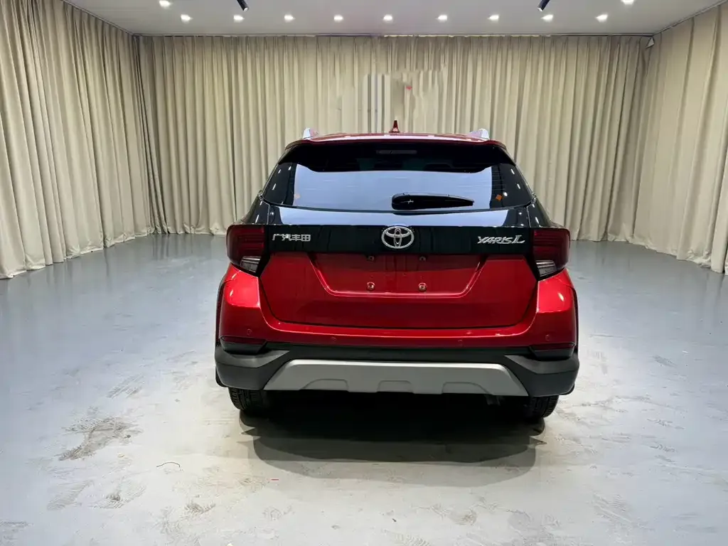 Toyota Yaris L — фото 9