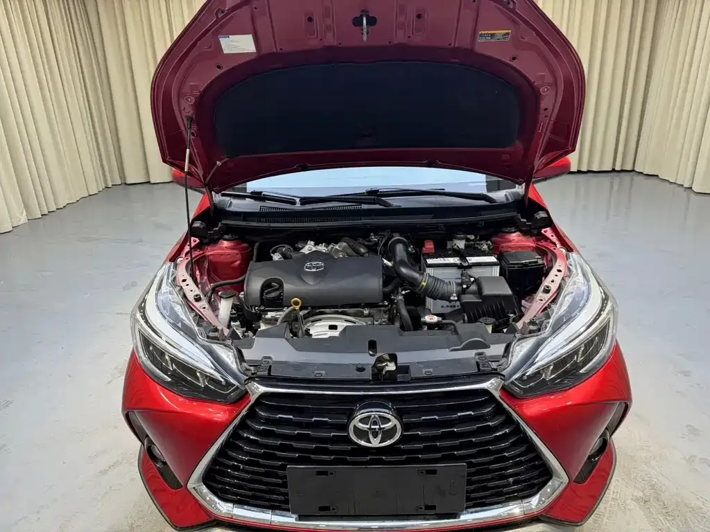 Toyota Yaris L — фото 10