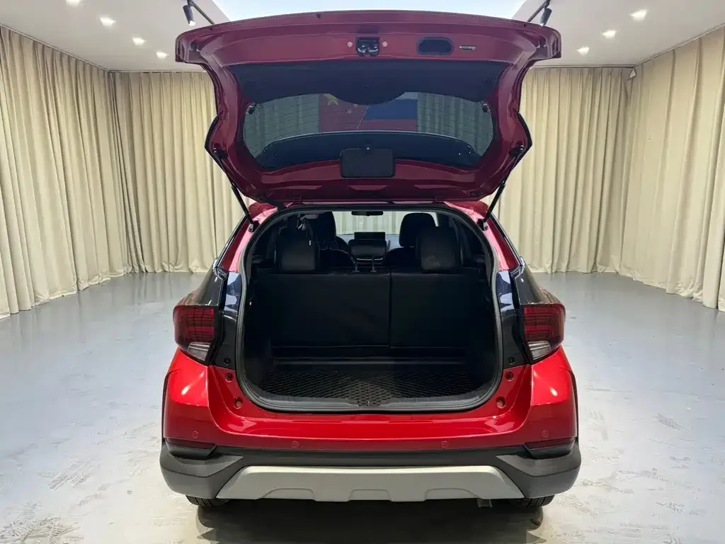 Toyota Yaris L — фото 8