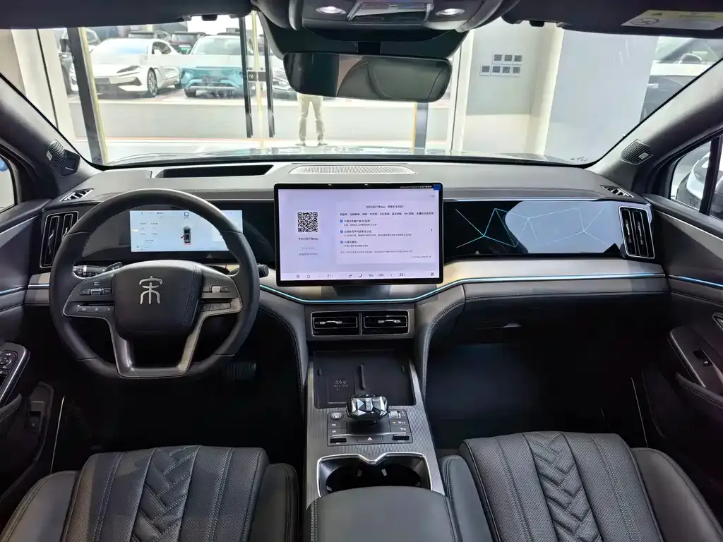 BYD L DM-i — фото 6