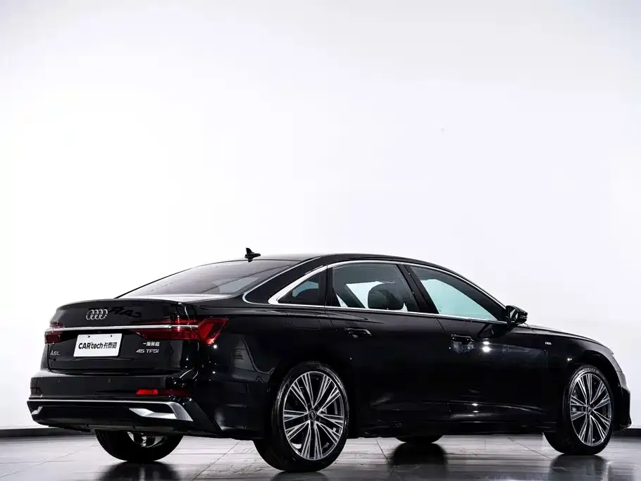 Audi A6L — фото 10