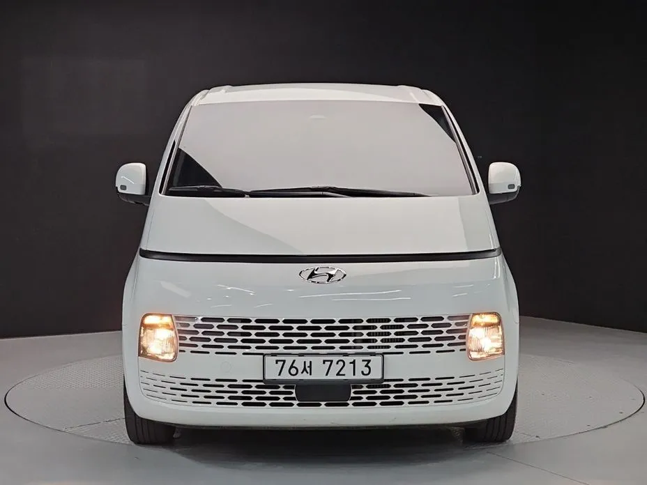 Hyundai Staria — фото 1