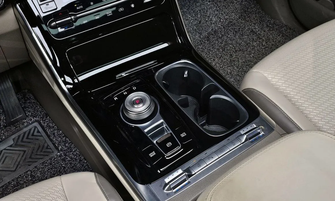 Kia Carnival — фото 10