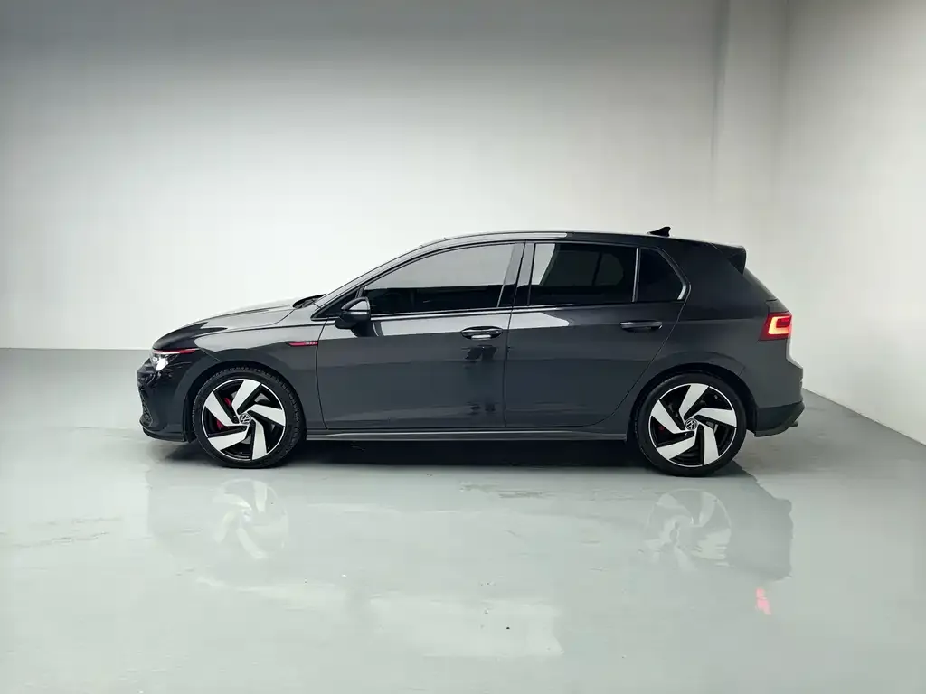 Volkswagen Golf GTI — фото 8