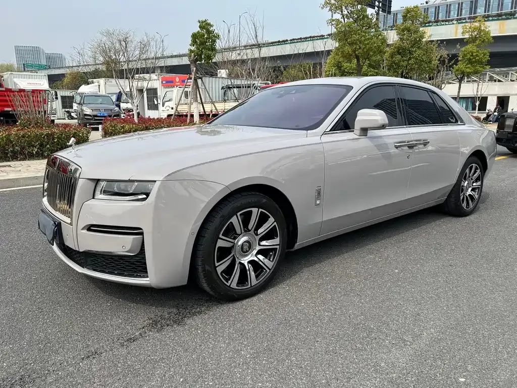 Rolls-Royce Ghost — фото 8