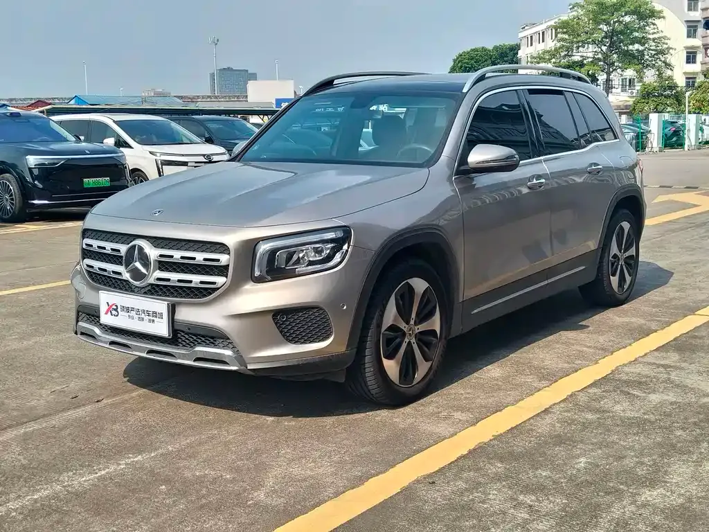 Mercedes-Benz GLB — фото 1