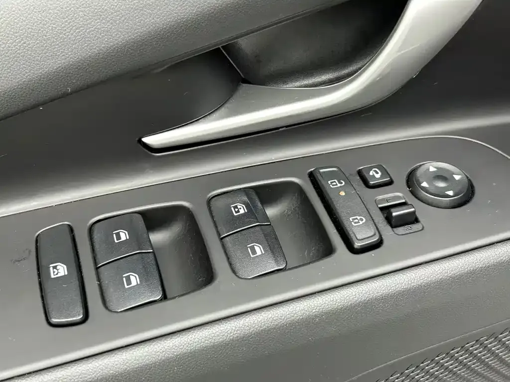 Hyundai Elantra — фото 10