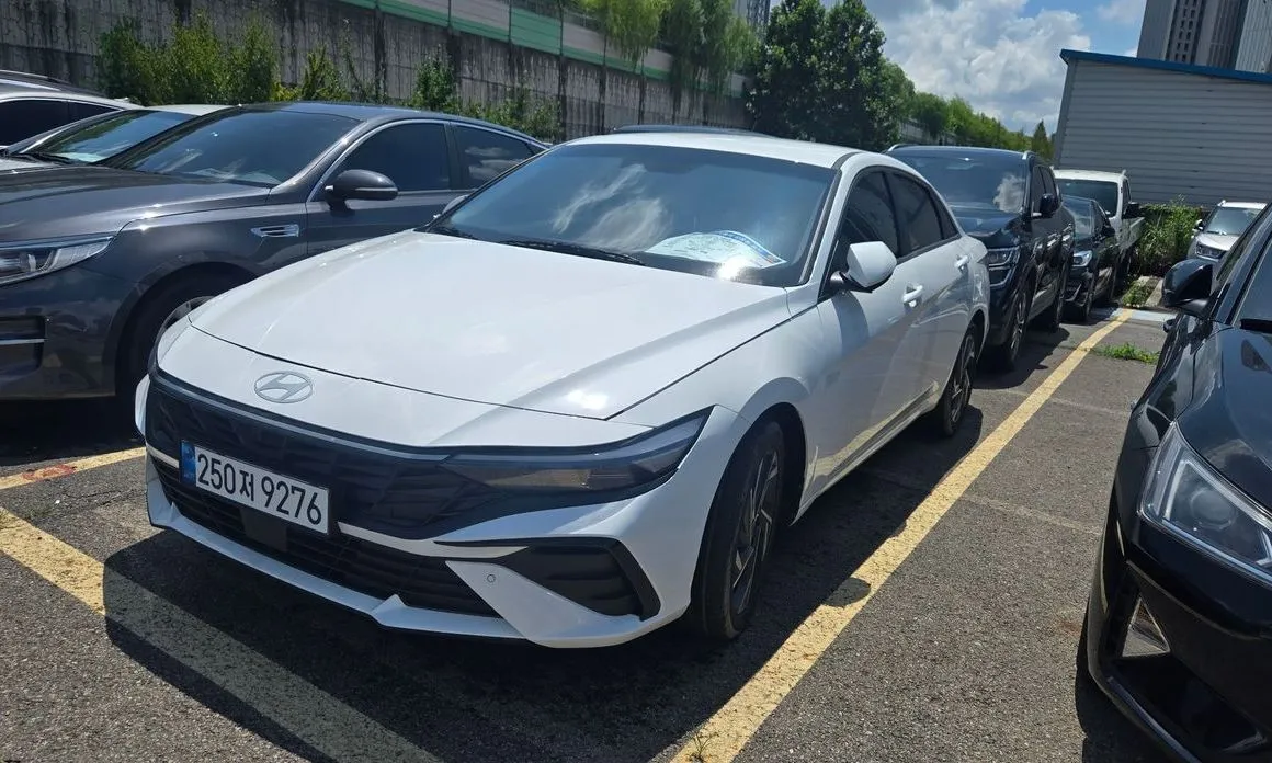 Hyundai AVANTE — фото 1