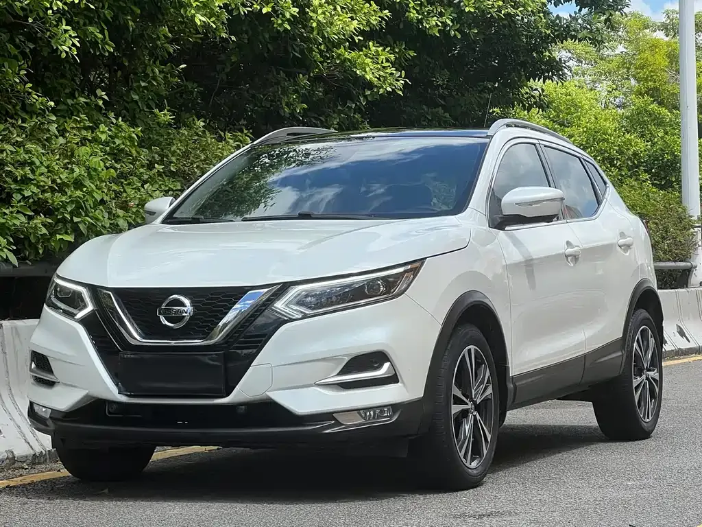 Nissan Qashqai — фото 1