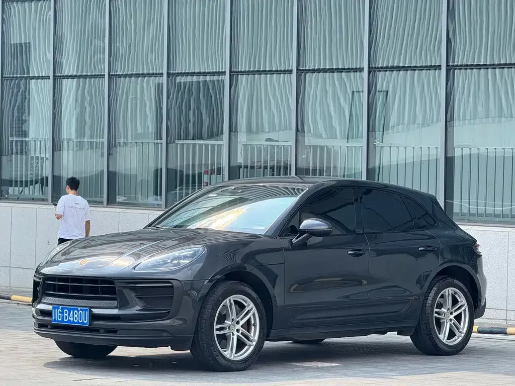 Porsche Macan — фото 1