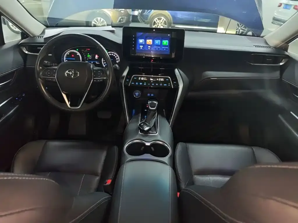Toyota Harrier — фото 2