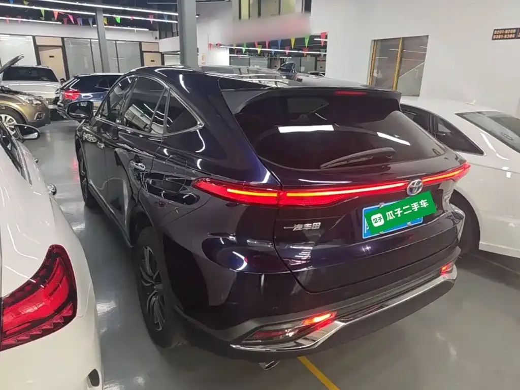 Toyota Harrier — фото 10