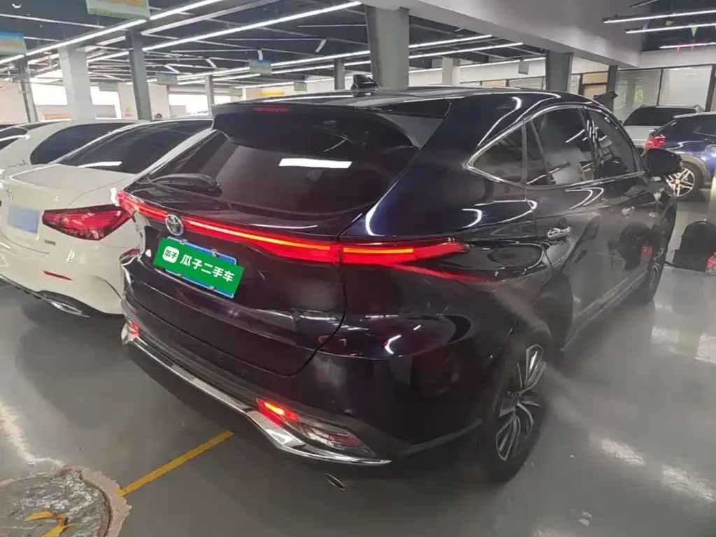Toyota Harrier — фото 6