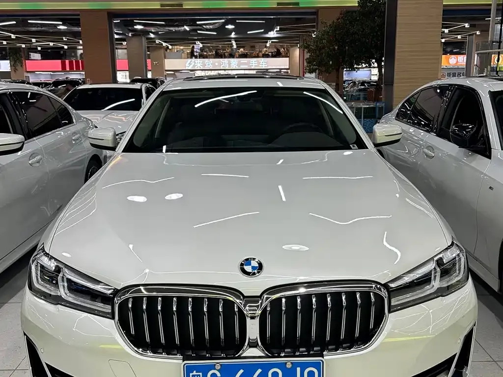 BMW 5 Series — фото 1
