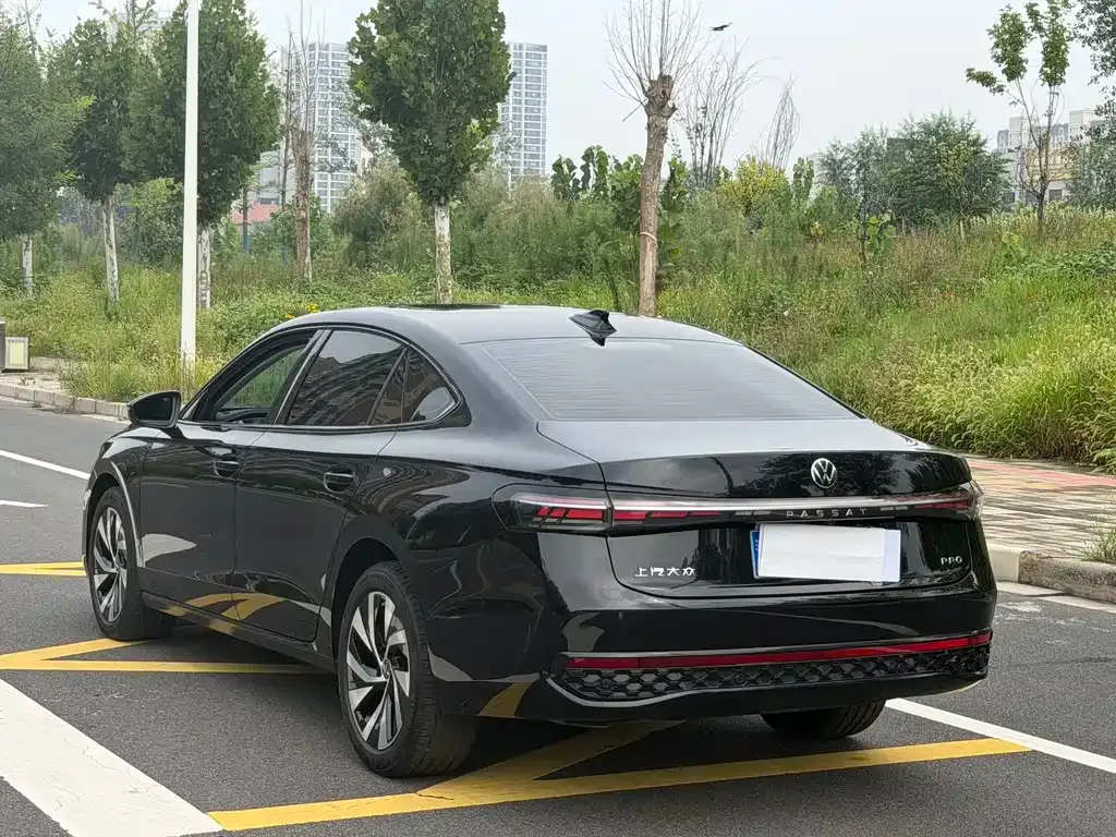 Volkswagen Passat — фото 9