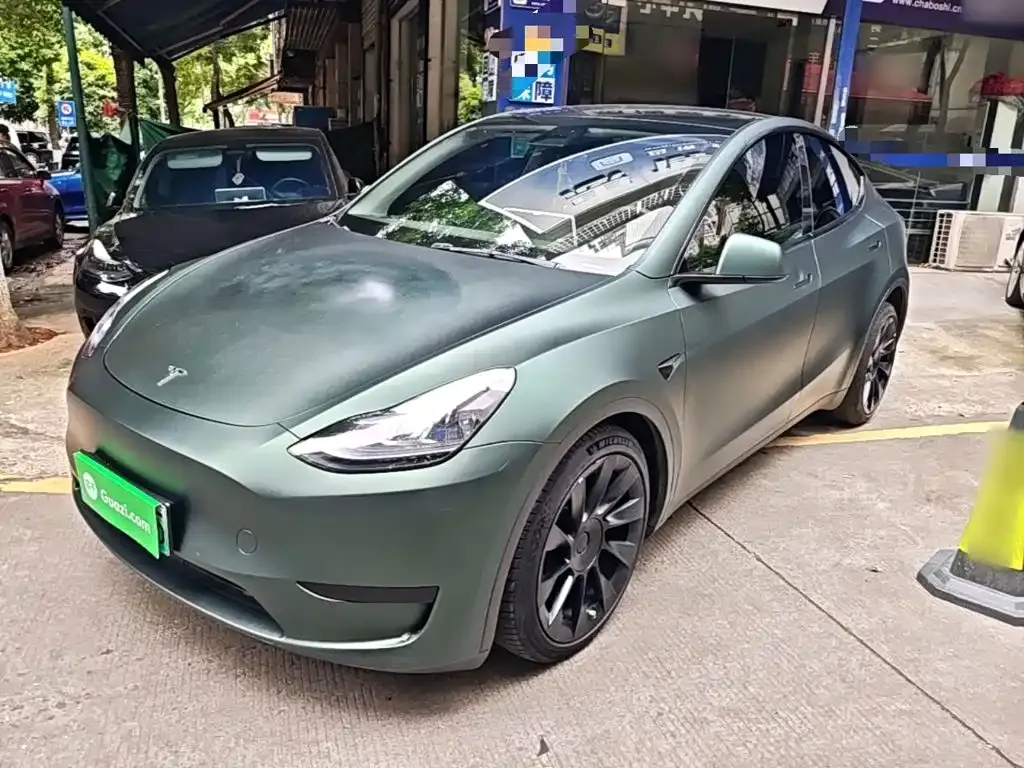 Tesla Model Y — фото 1