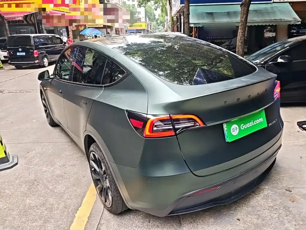 Tesla Model Y — фото 6
