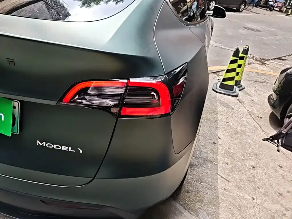 Tesla Model Y — фото 4