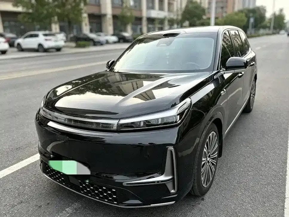 Geely Galaxy M9 — фото 1